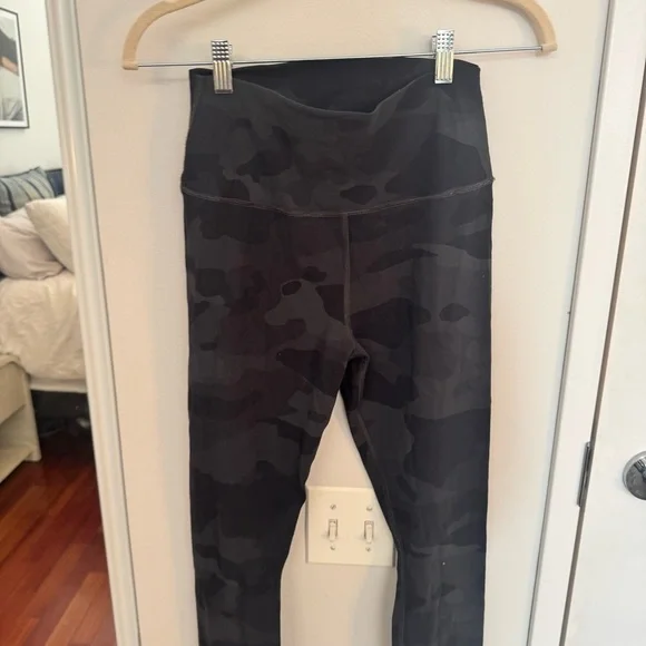 ALO black & charcoal grey camo high rise leggings - Picture 4 of 5